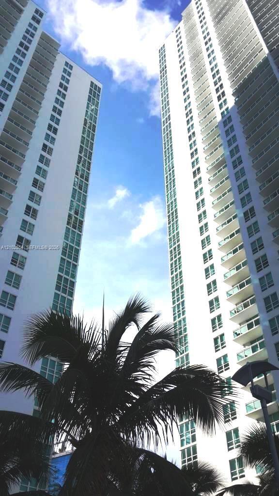 950 Brickell Bay Dr # 4005, Miami FL 33131 photo 2