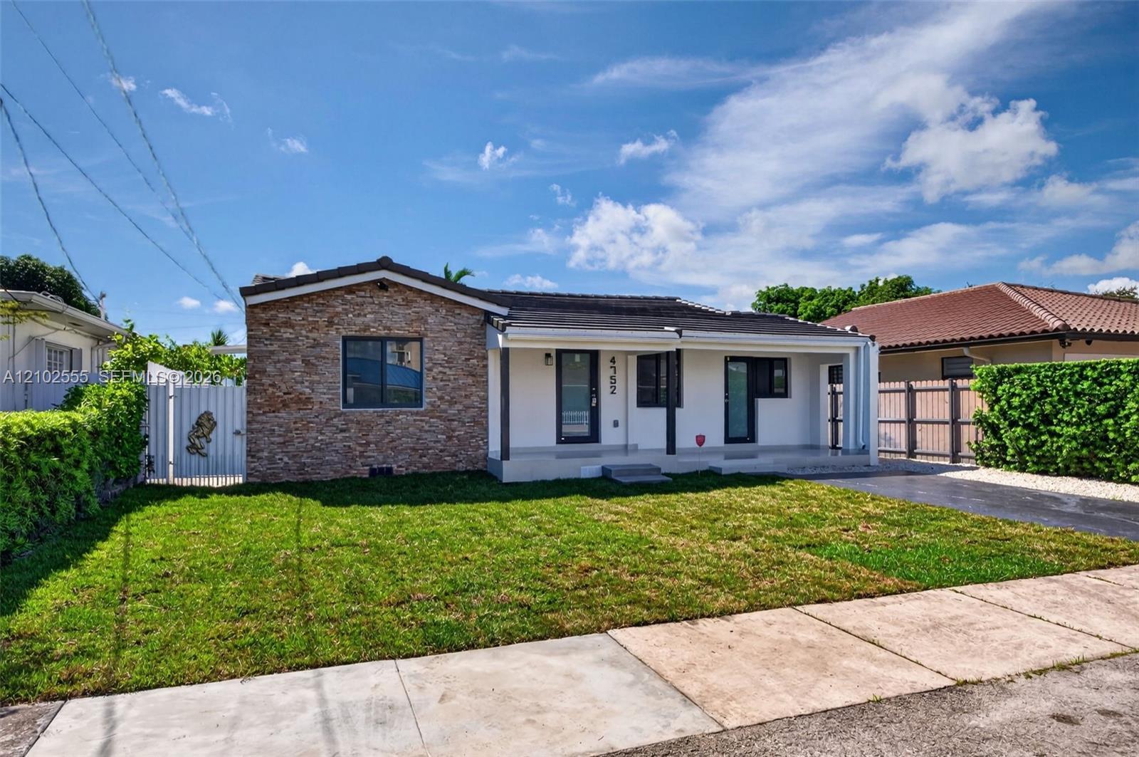 4752 SW 1st St, Miami FL 33134 photo 2