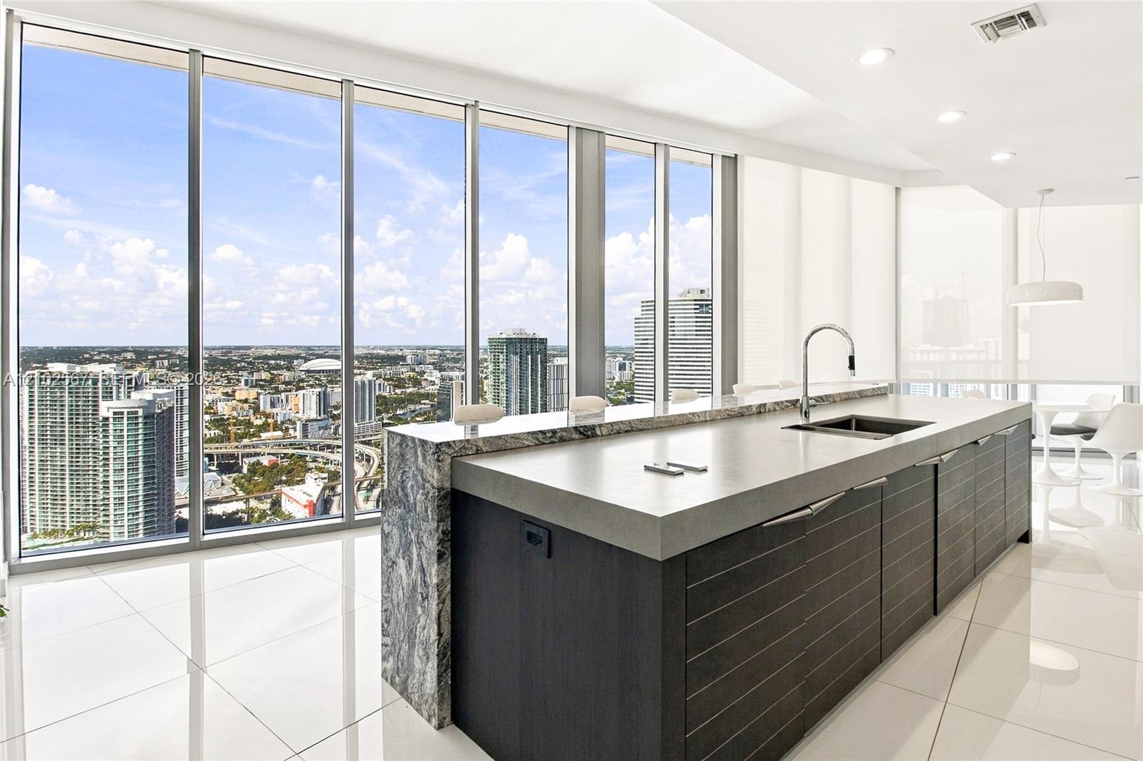 200 Biscayne Boulevard Way # 5302, Miami FL 33131 photo 4