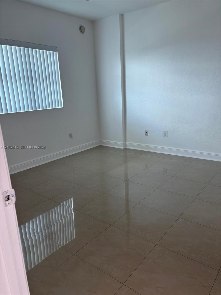 15051 Royal Oaks Ln # 1606, North Miami FL 33181 photo 5