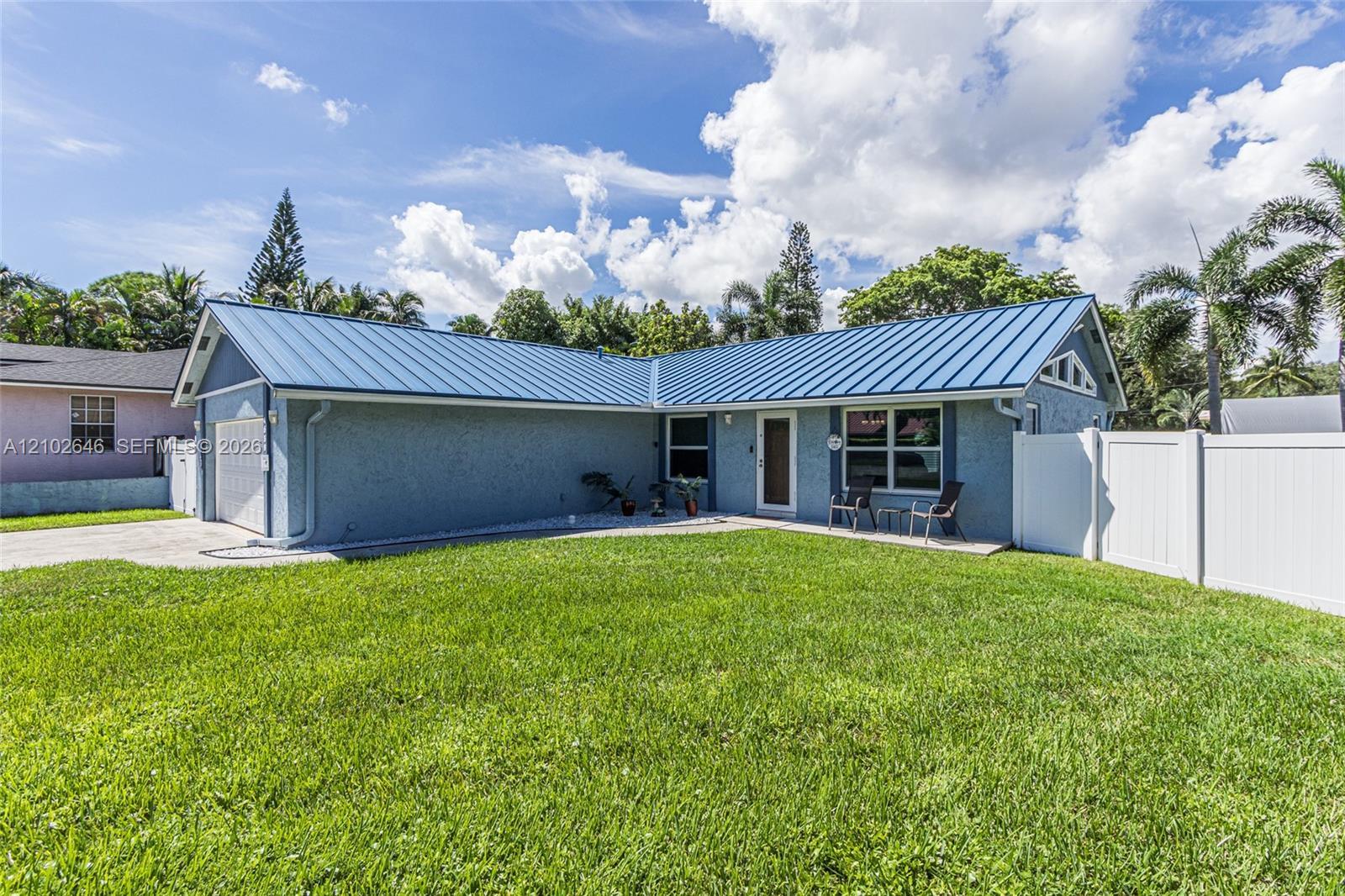 4539 SW 28th Way, Dania Beach FL 33312 photo 2