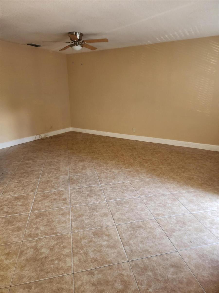 4150 WOODSIDE Drive # 4, Coral Springs FL 33065