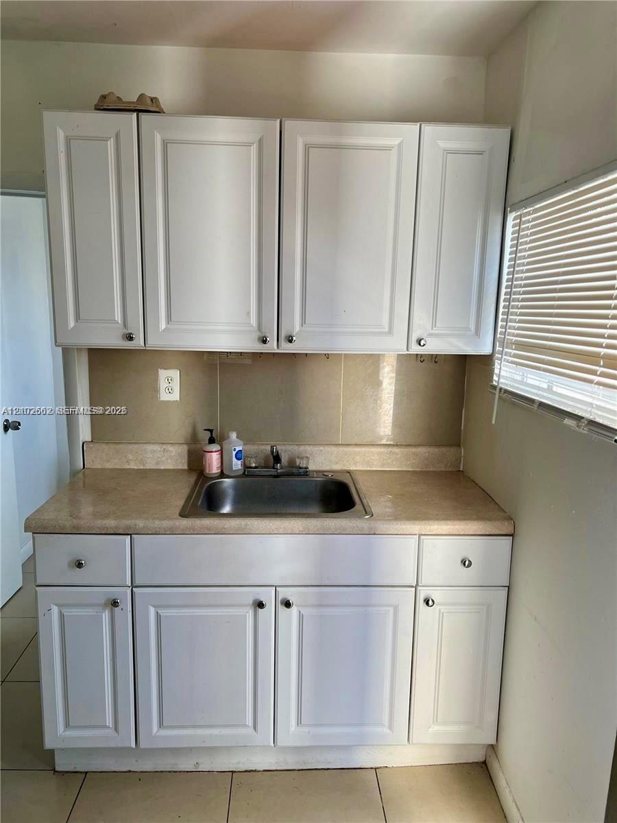 548 NW 30th St # 4, Miami FL 33127 photo 5
