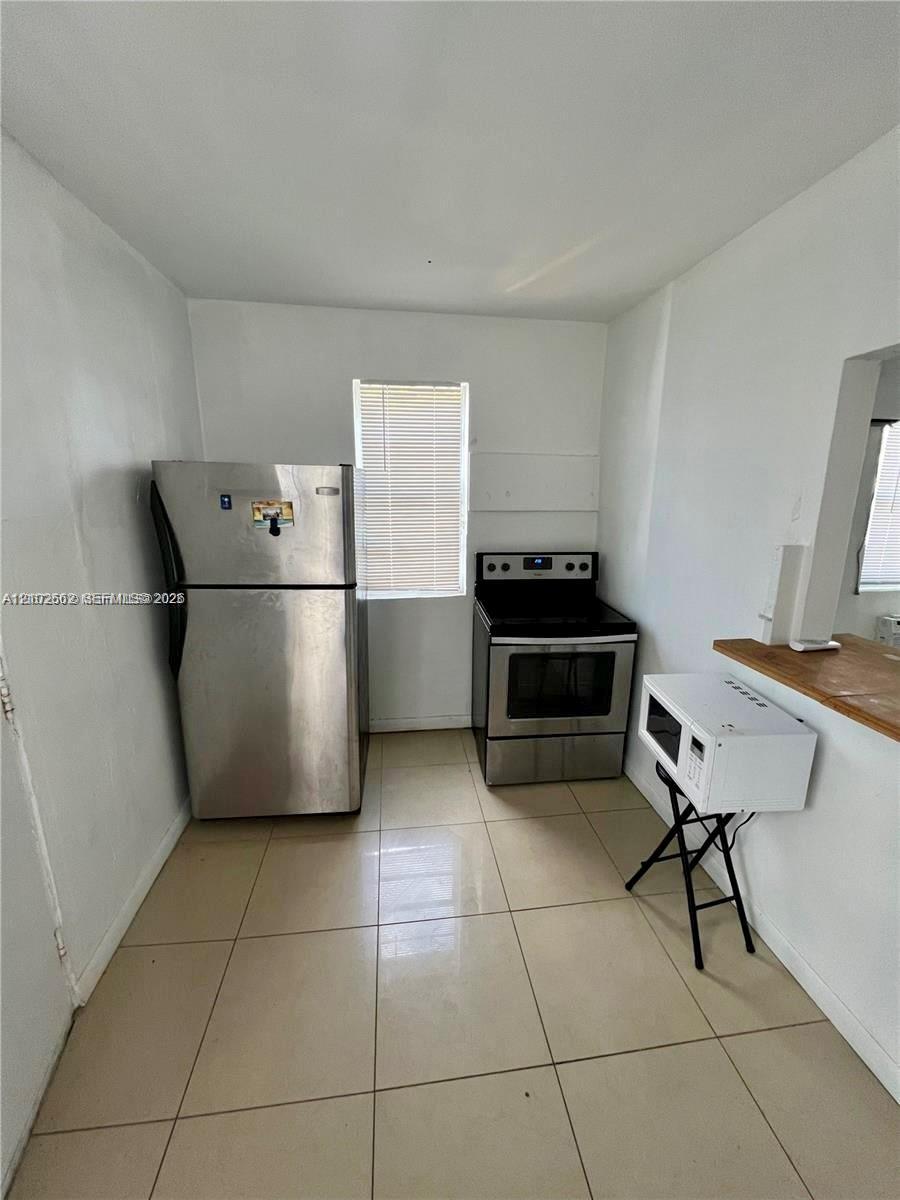 548 NW 30th St # 4, Miami FL 33127 photo 4