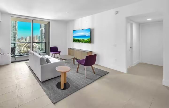 159 NE 6th St # 3202, Miami FL 33132 photo 3
