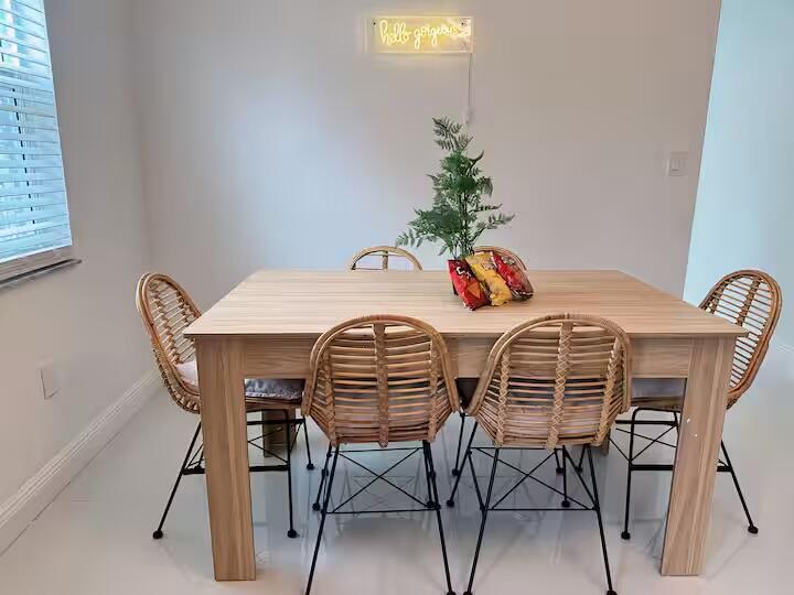 1720 NE 146TH Street, North Miami FL 33181 photo 3