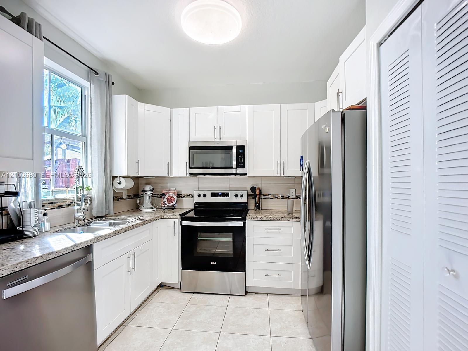 10912 SW 240th Ln, Homestead FL 33032 photo 3