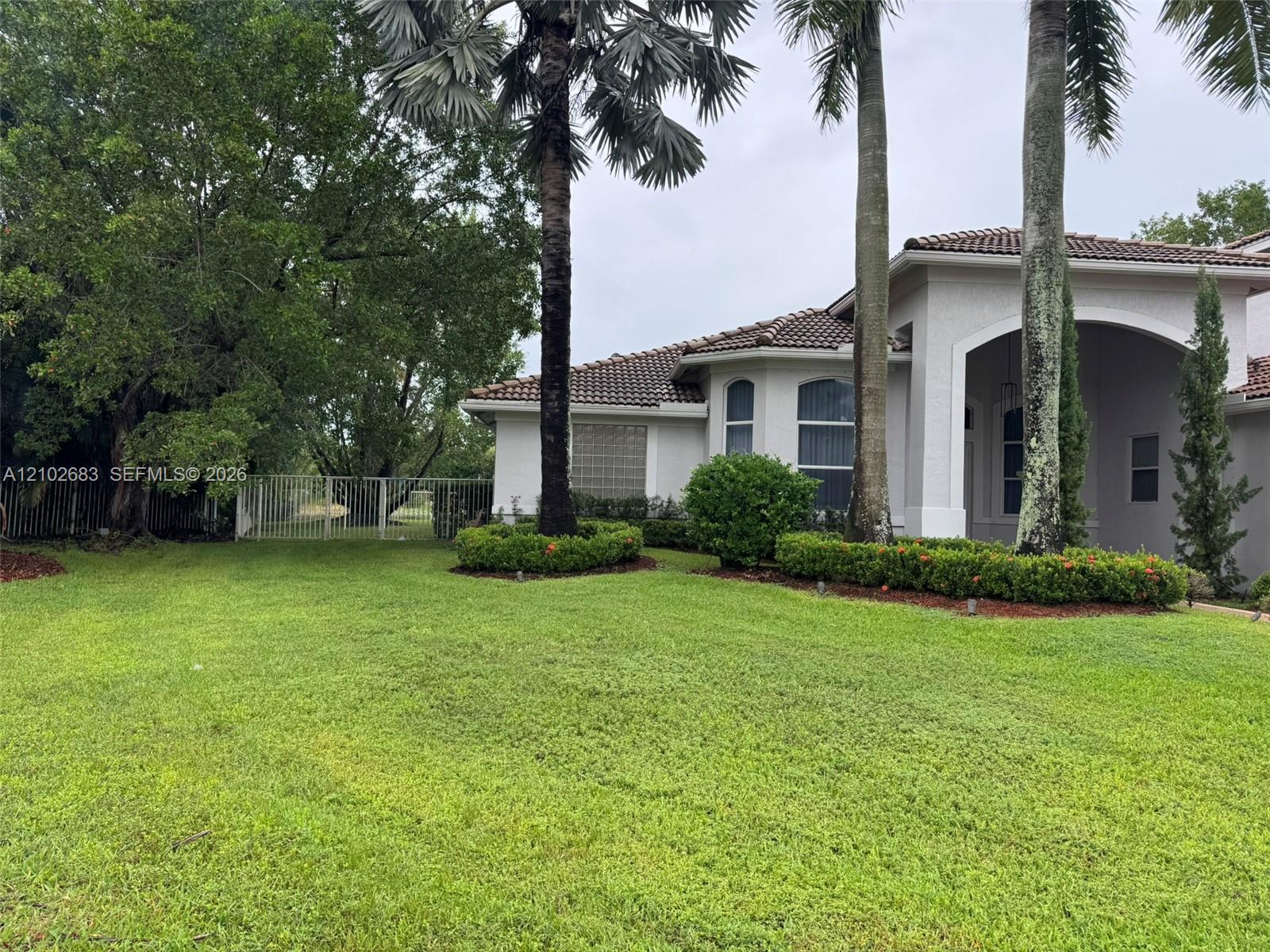 1360 Victoria Isle Dr, Weston FL 33327 photo 2