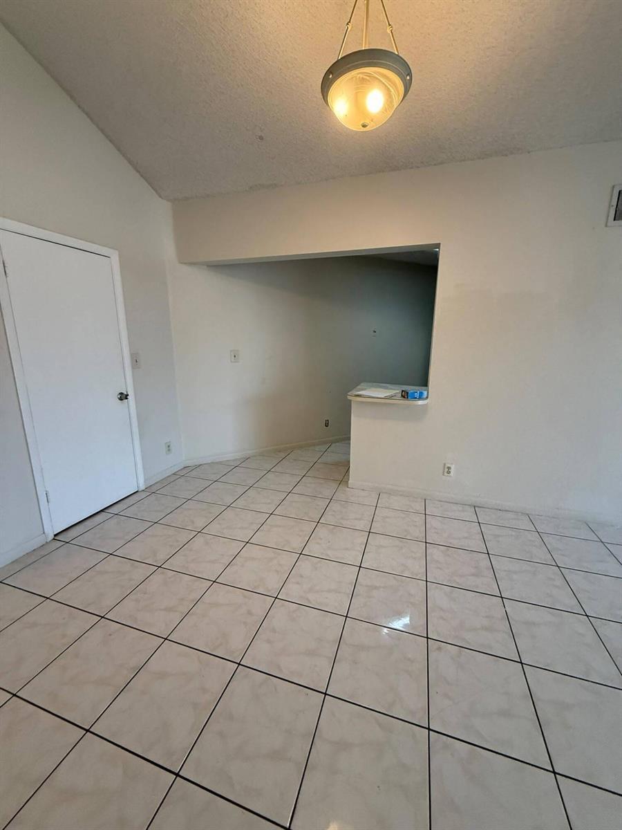 216 LAKE POINTE Drive # 222, Oakland Park FL 33309 photo 4