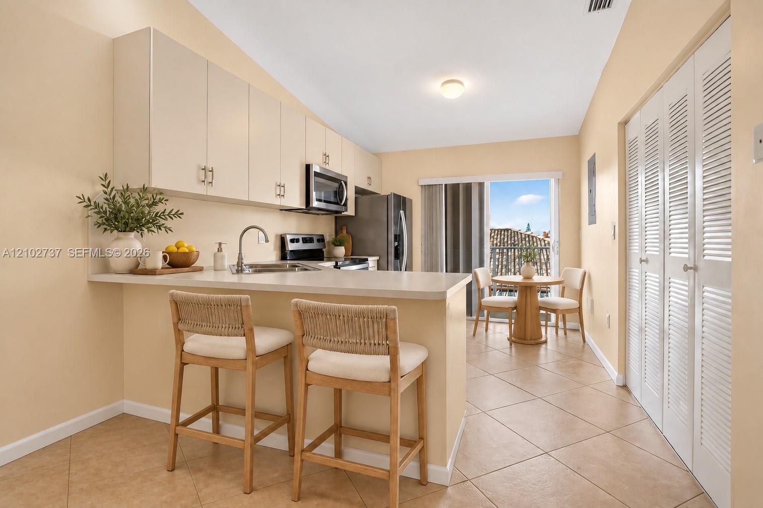 6989 W 36th Ave # 202, Hialeah FL 33018 photo 3