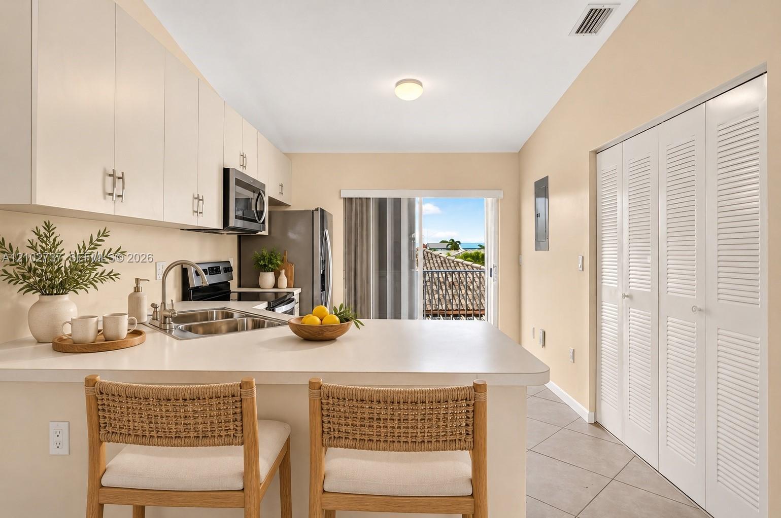 6989 W 36th Ave # 202, Hialeah FL 33018 photo 5