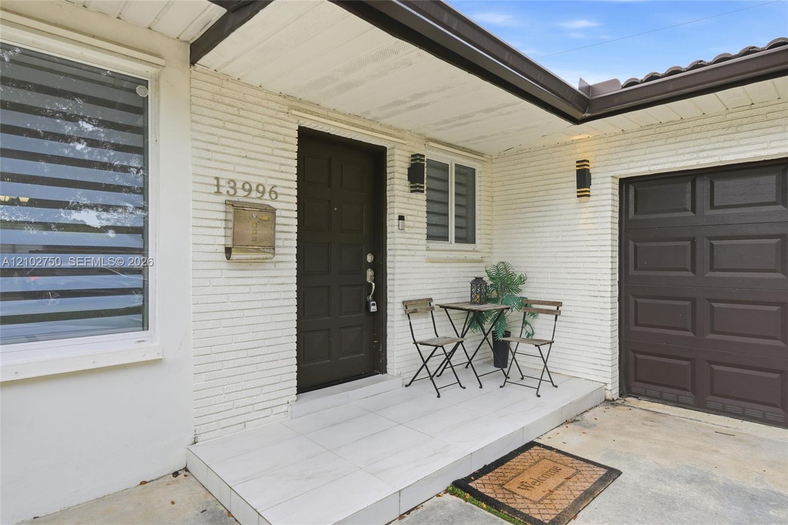 13996 Lake Lure Ct, Miami Lakes FL 33014 photo 2