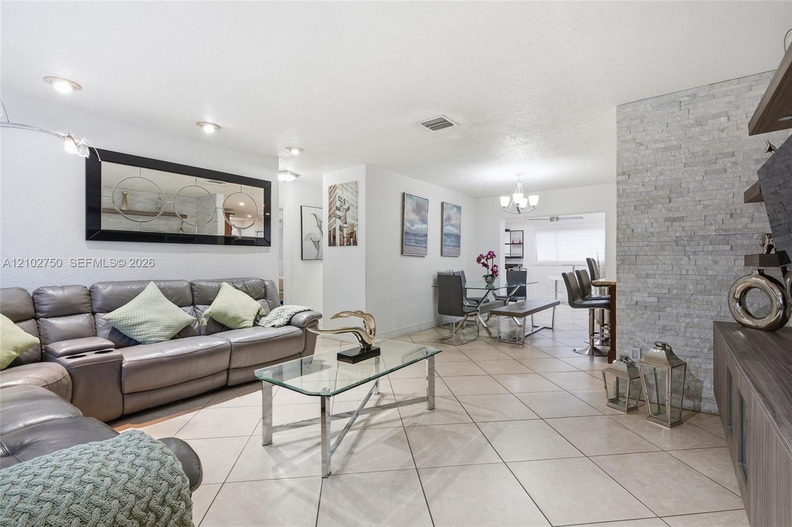 13996 Lake Lure Ct, Miami Lakes FL 33014 photo 3