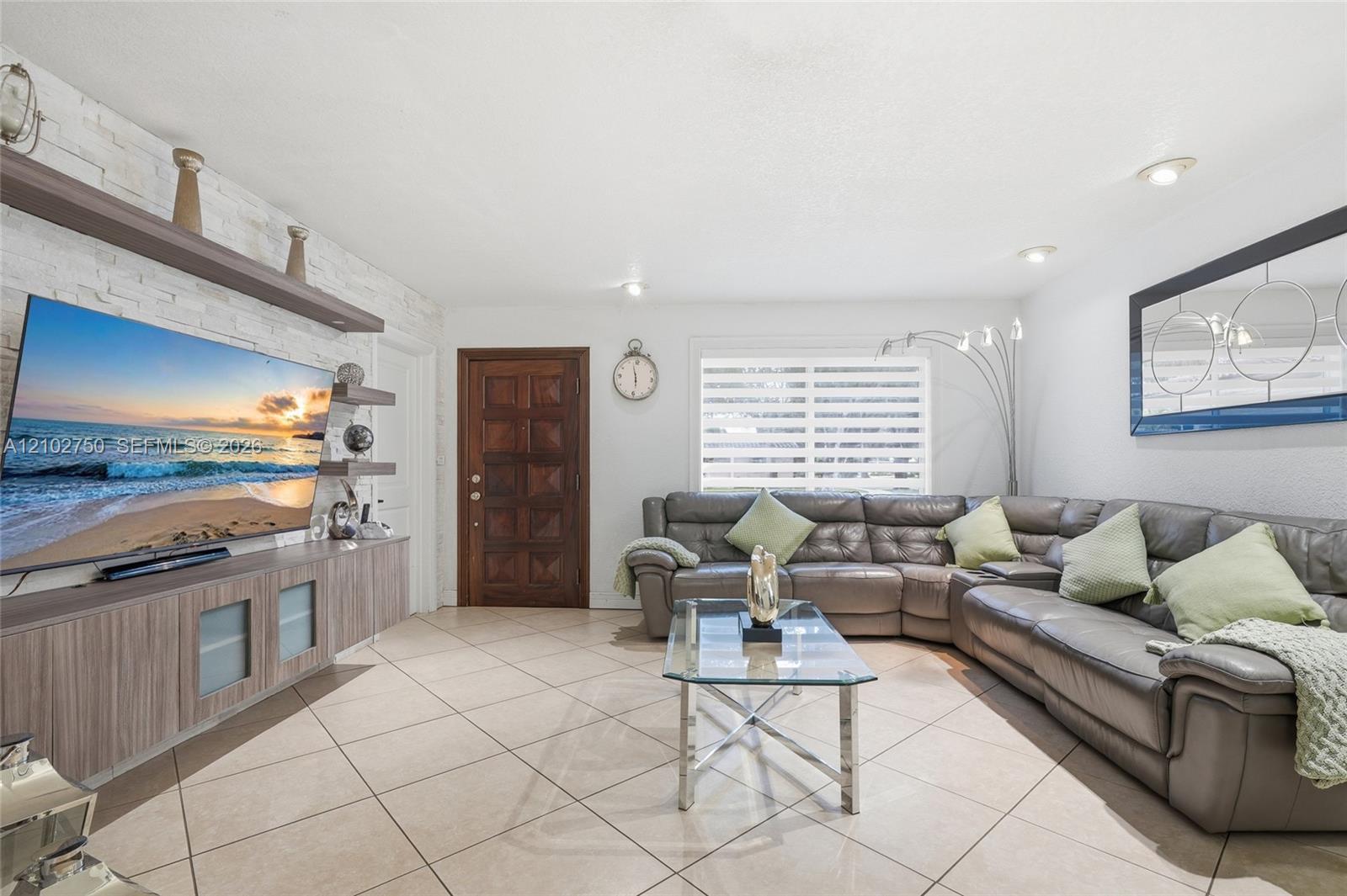 13996 Lake Lure Ct, Miami Lakes FL 33014 photo 5