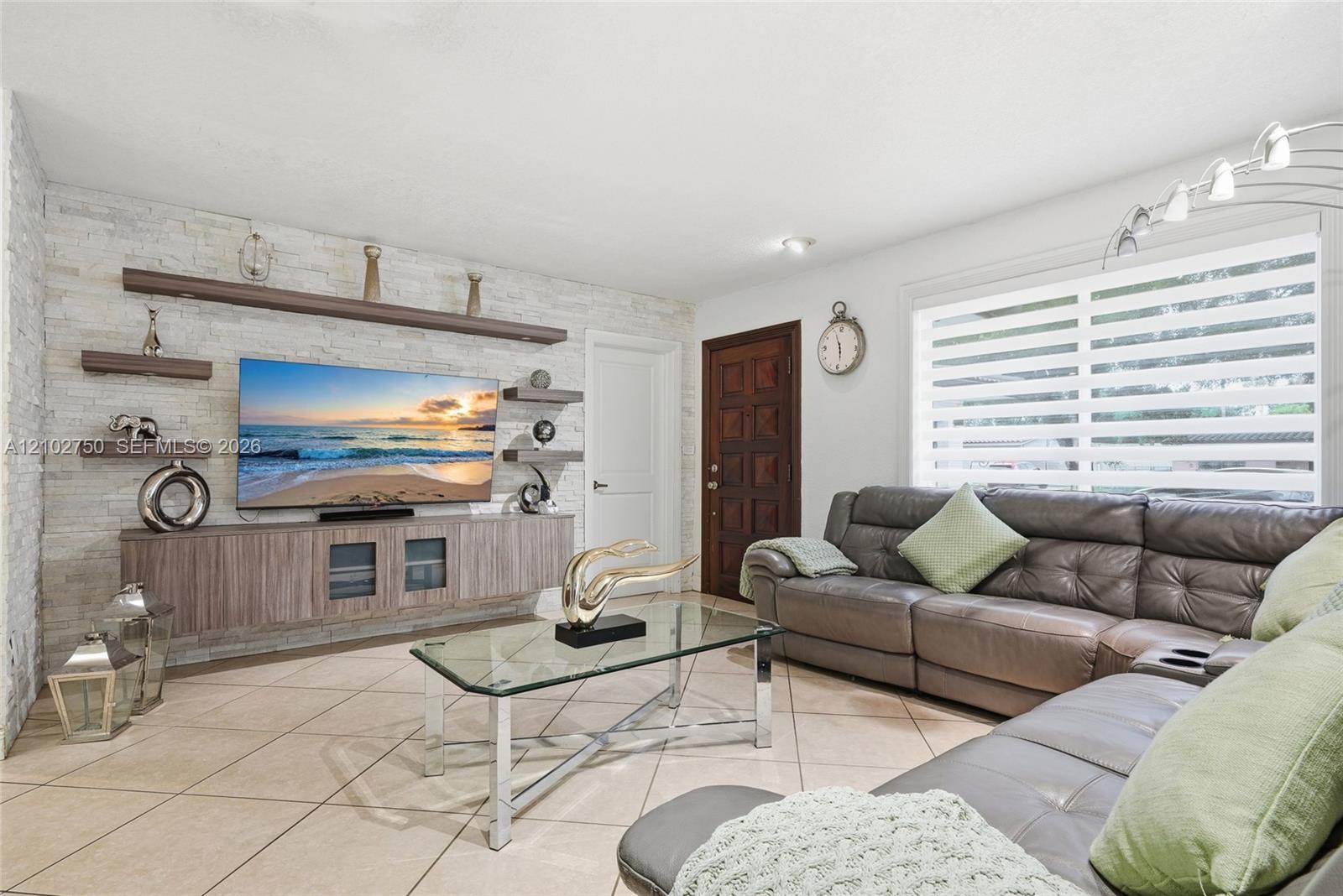 13996 Lake Lure Ct, Miami Lakes FL 33014 photo 4