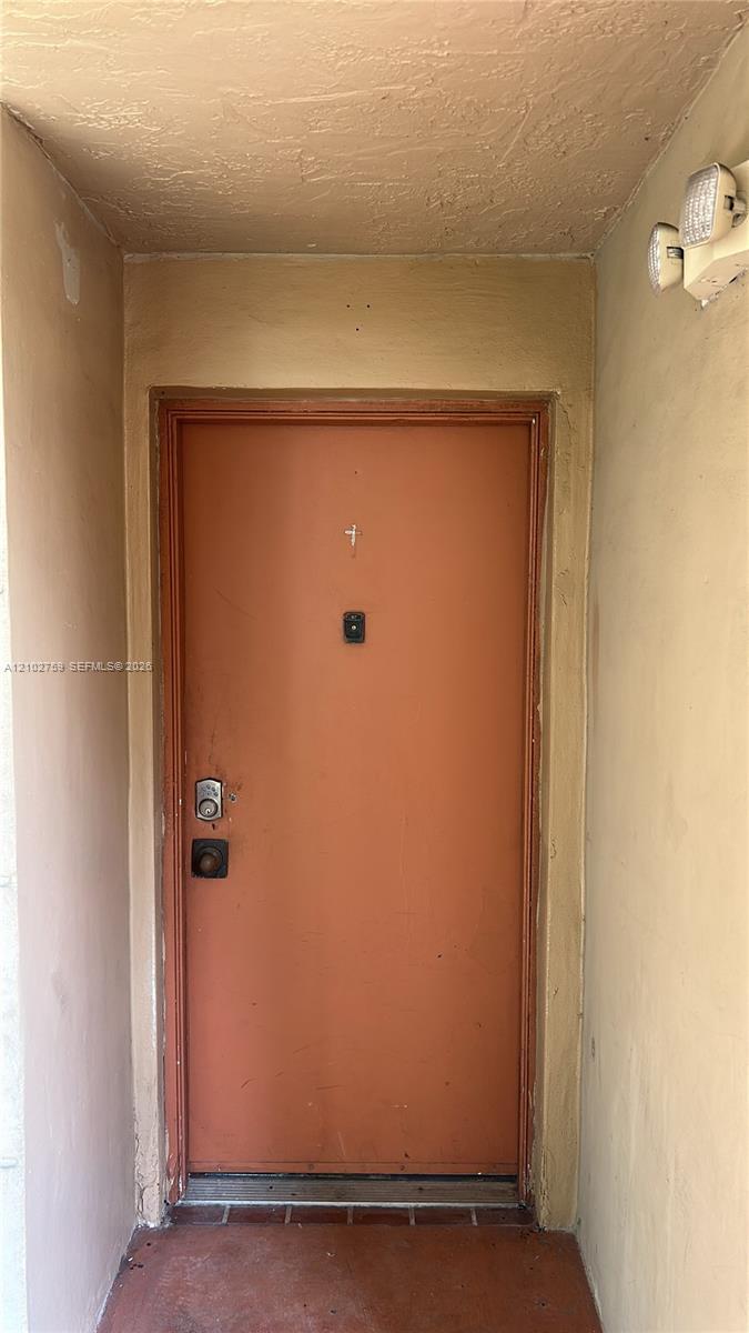 10253 NW 9th St Cir # 6, Miami FL 33172