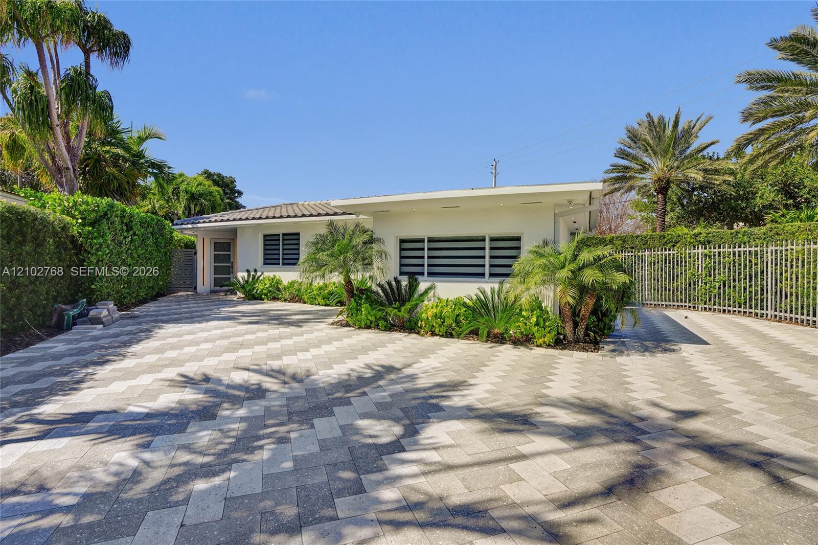 7640 Bayside Ln, Miami Beach FL 33141 photo 2