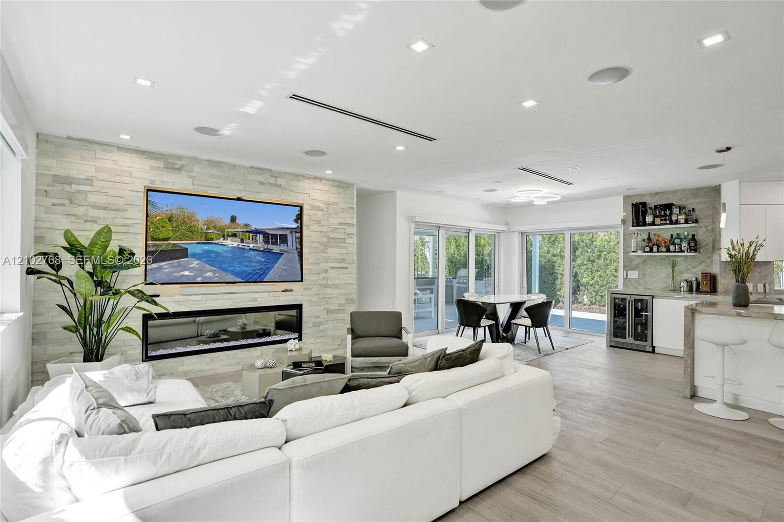 7640 Bayside Ln, Miami Beach FL 33141 photo 3