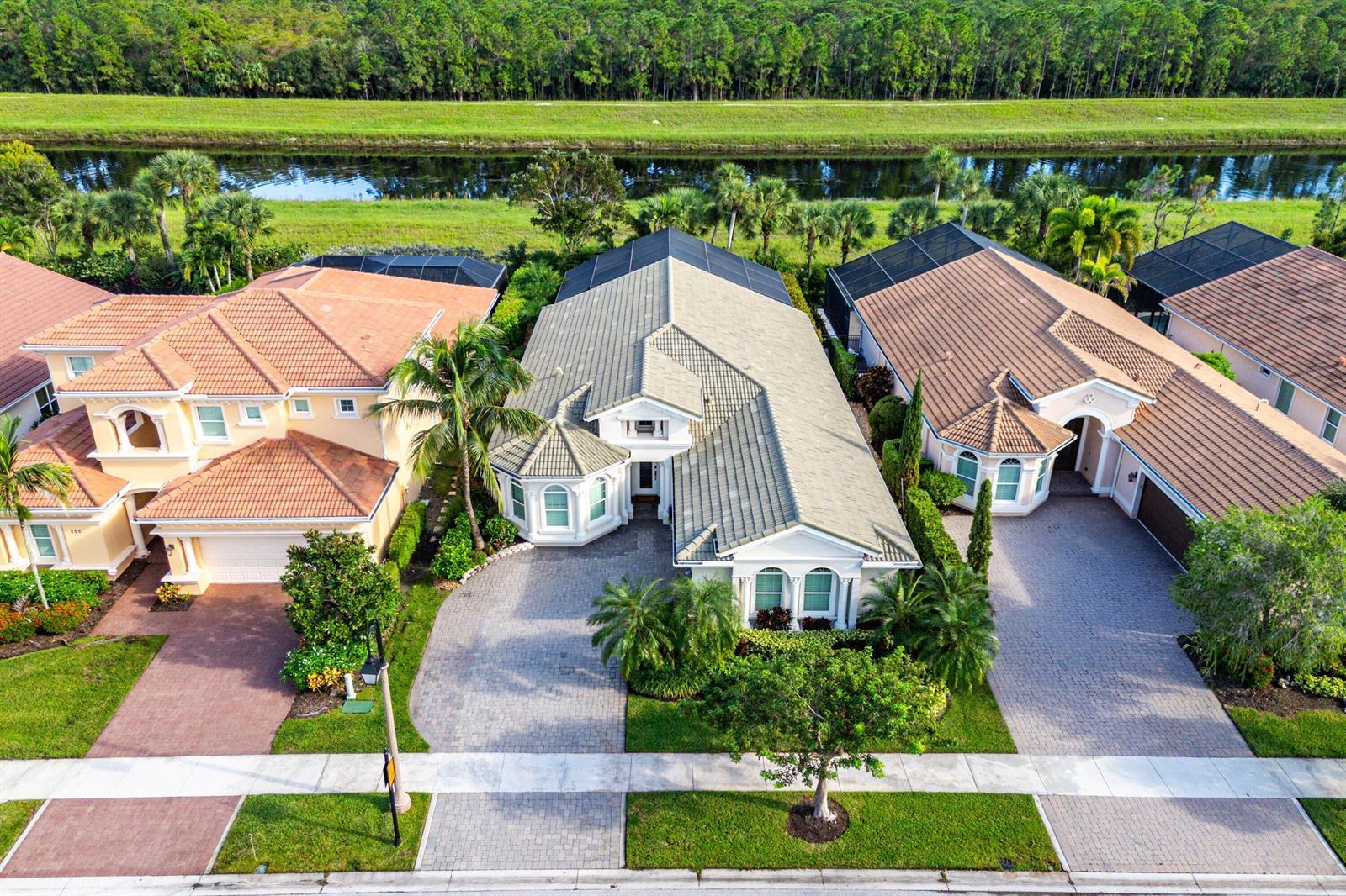 260 Carina Drive, Jupiter FL 33478 photo 2
