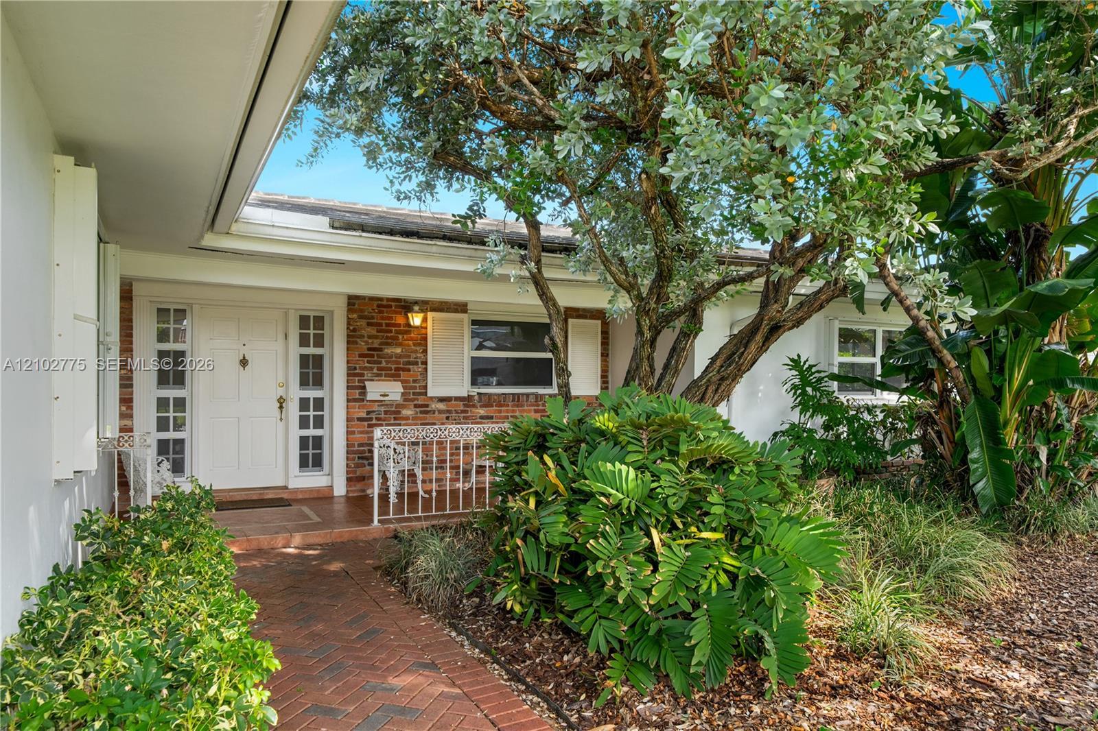 12805 Maple Rd, North Miami FL 33181 photo 5