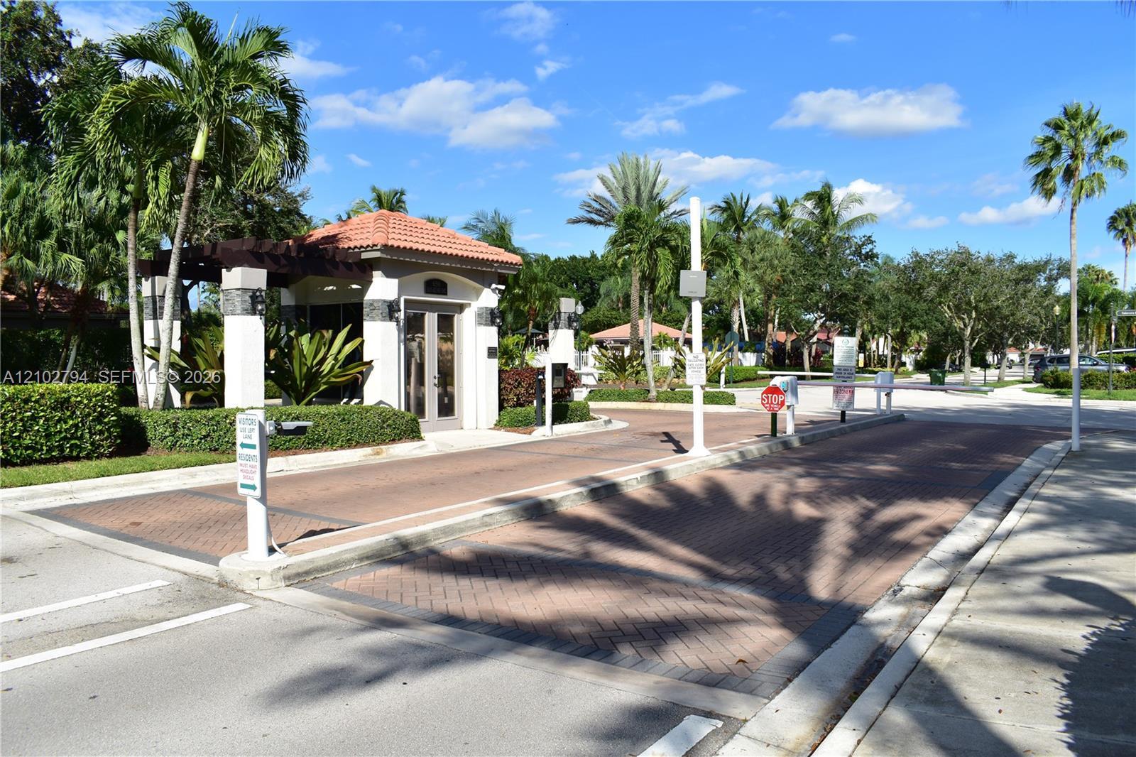 952 Sevilla Cir, Weston FL 33326 photo 4