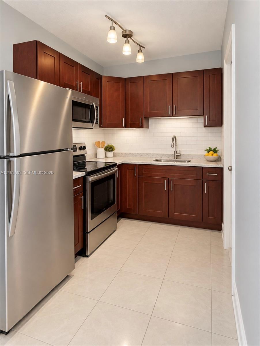 920 NE 40th St # 3, Oakland Park FL 33334 photo 3