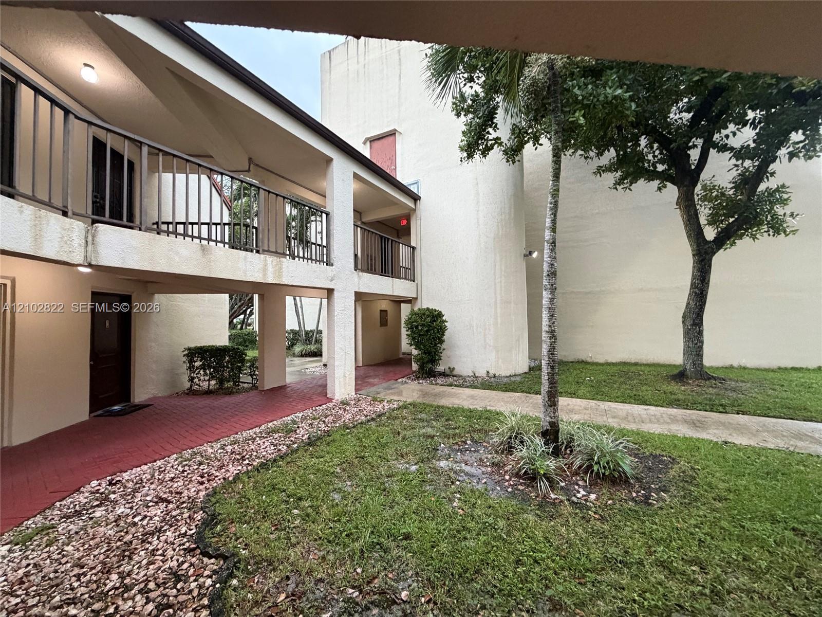 2300 S Cypress Bend Dr # 102, Pompano Beach FL 33069 photo 3