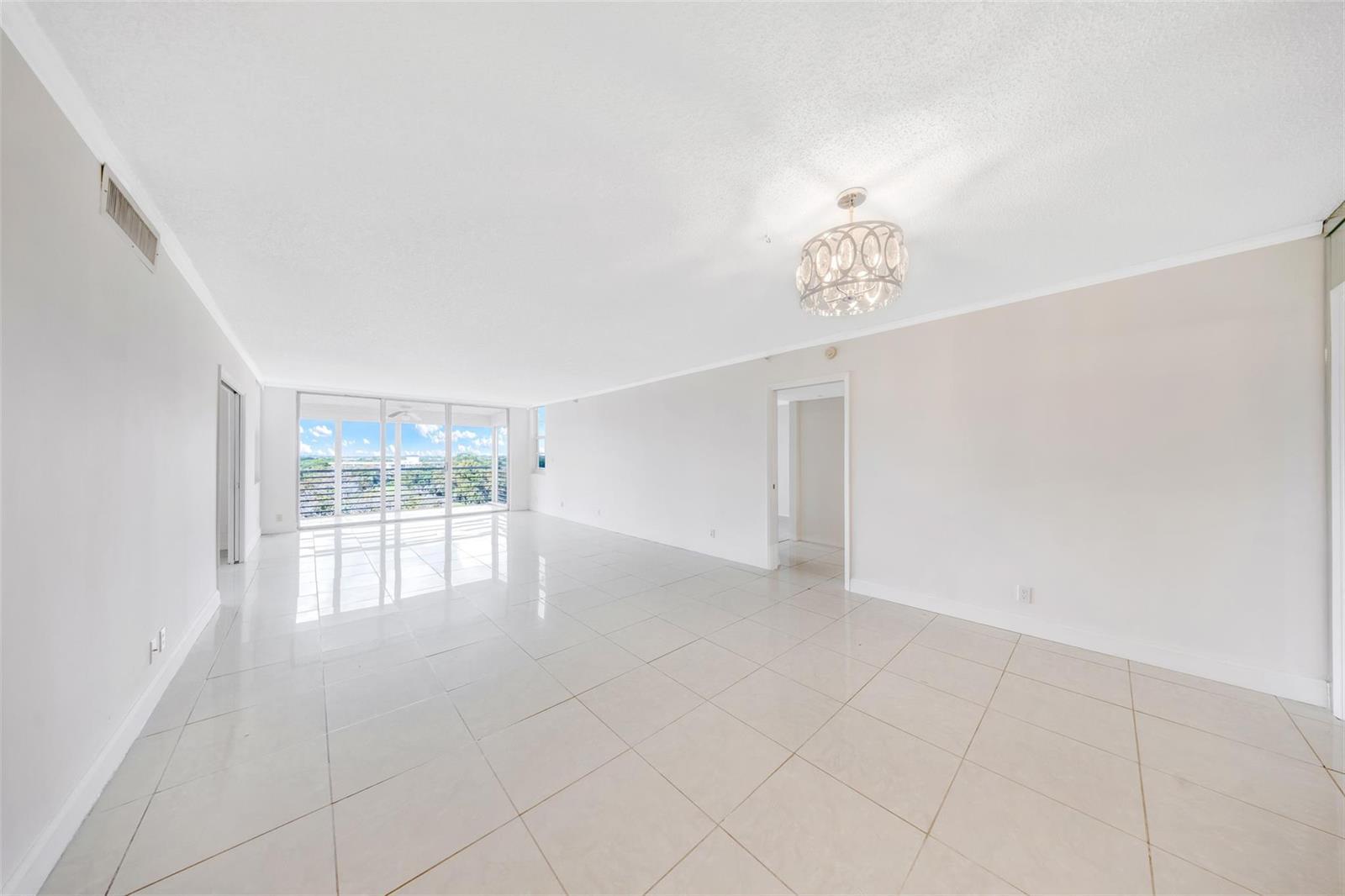 625 OAKS Drive # 802, Pompano Beach FL 33069