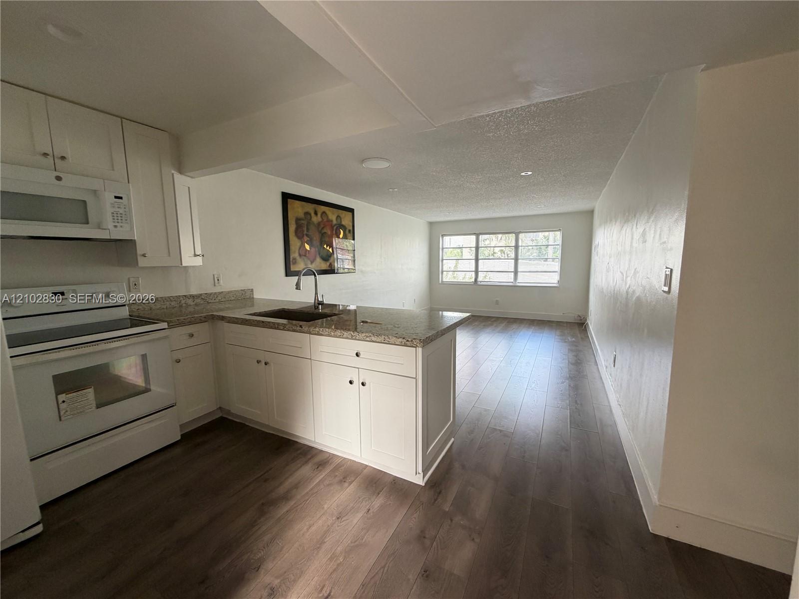 300 NE 125th St # 205, North Miami FL 33161 photo 4