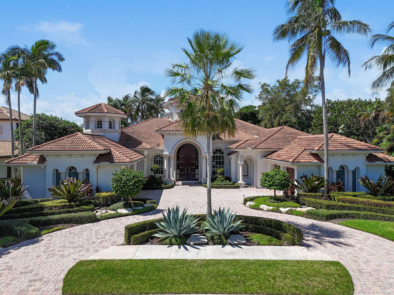 209 Grand Pointe Drive, Palm Beach Gardens FL 33418 photo 2