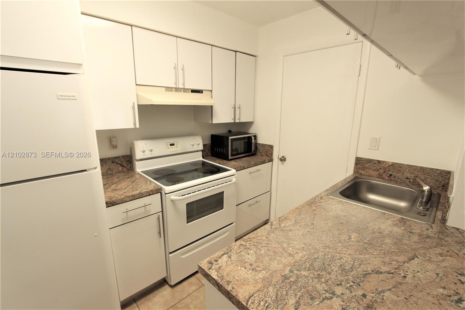 17485 NW 67th Ct # 21, Hialeah FL 33015 photo 5