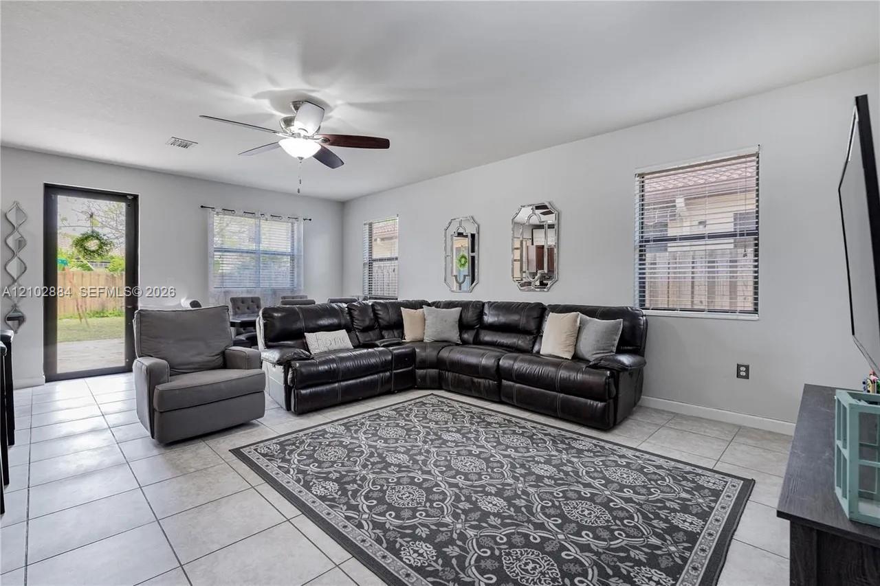 3653 SE 2nd Ct, Homestead FL 33033 photo 5