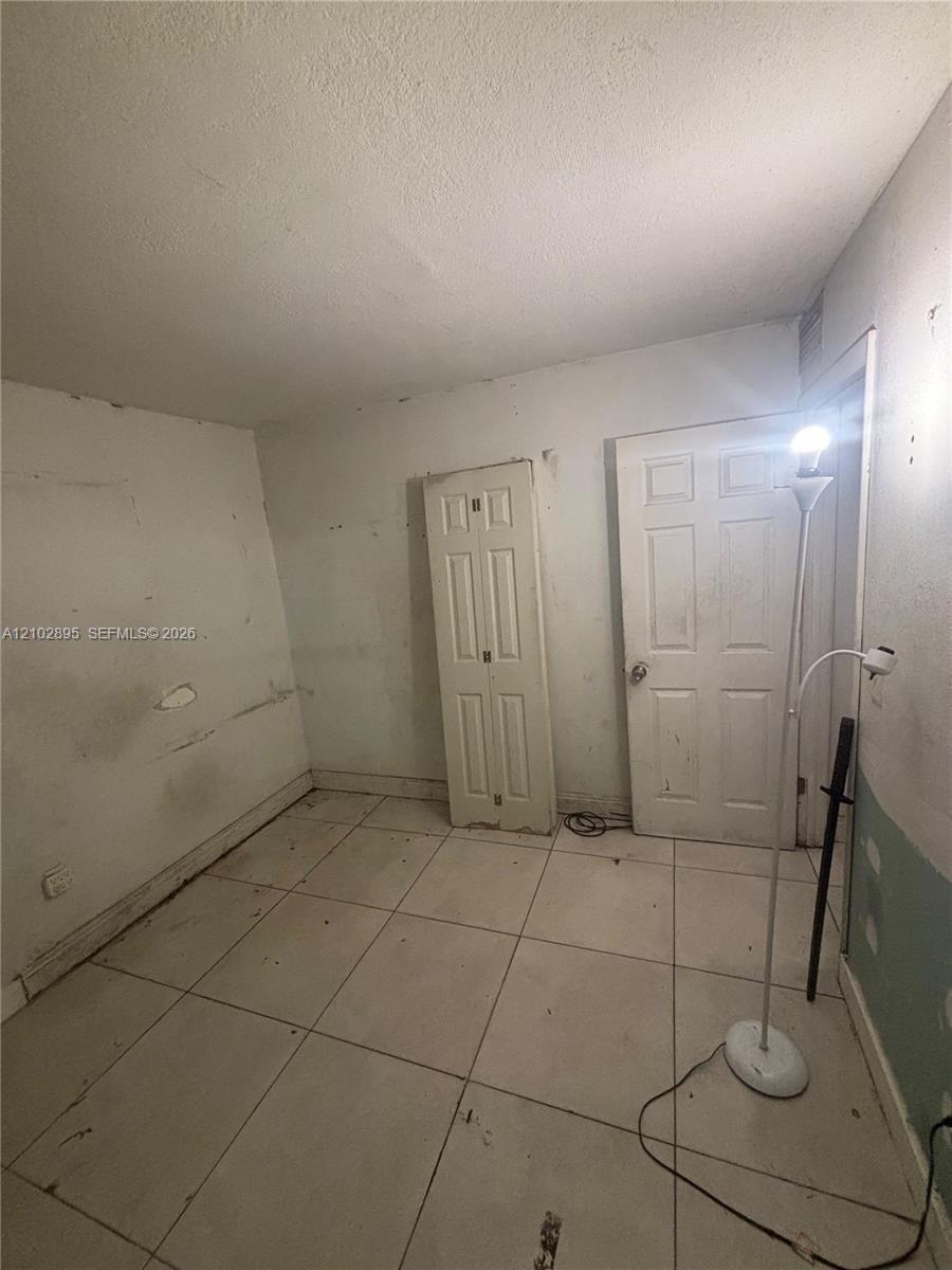 902 NE 209th St # 40, Miami FL 33179 photo 4