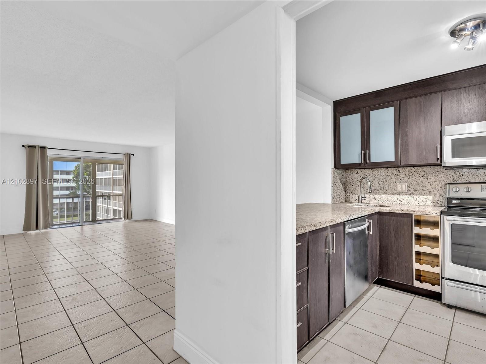 4700 Washington St # 405, Hollywood FL 33021 photo 4