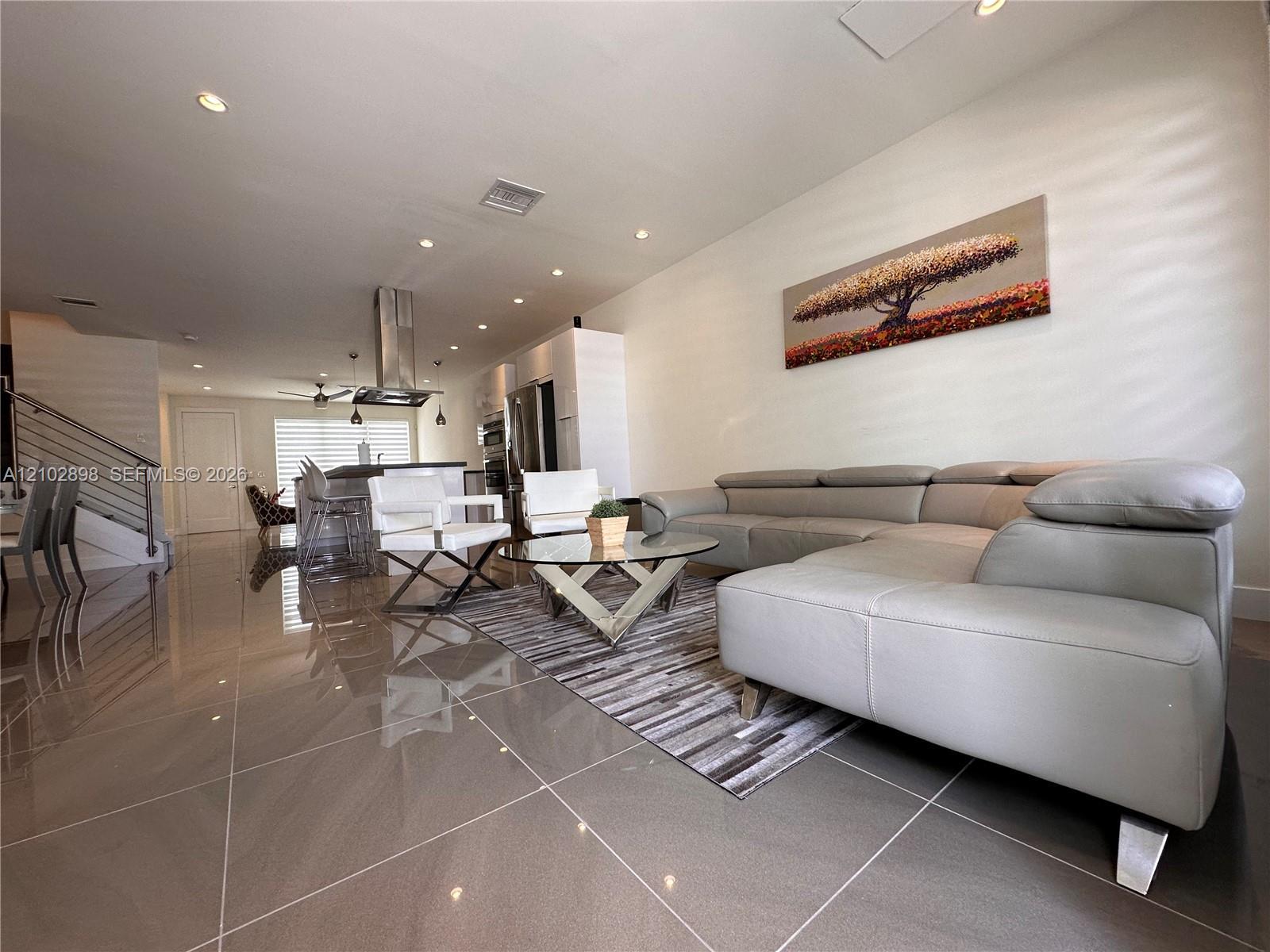 6334 NW 104th Path # 6334, Doral FL 33178 photo 3