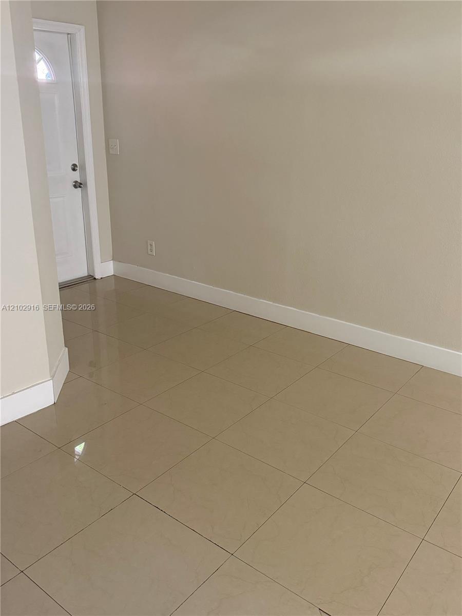 124 SW 16th Ave, Homestead FL 33030 photo 2