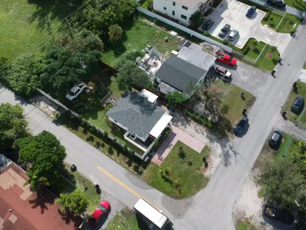 1044 NW 4TH Avenue, Fort Lauderdale FL 33311 photo 2