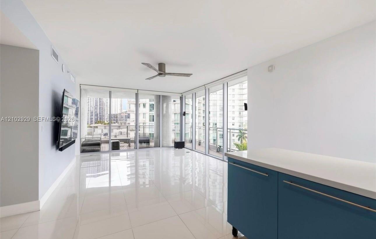 90 SW 3rd St # 1613, Miami FL 33130 photo 2