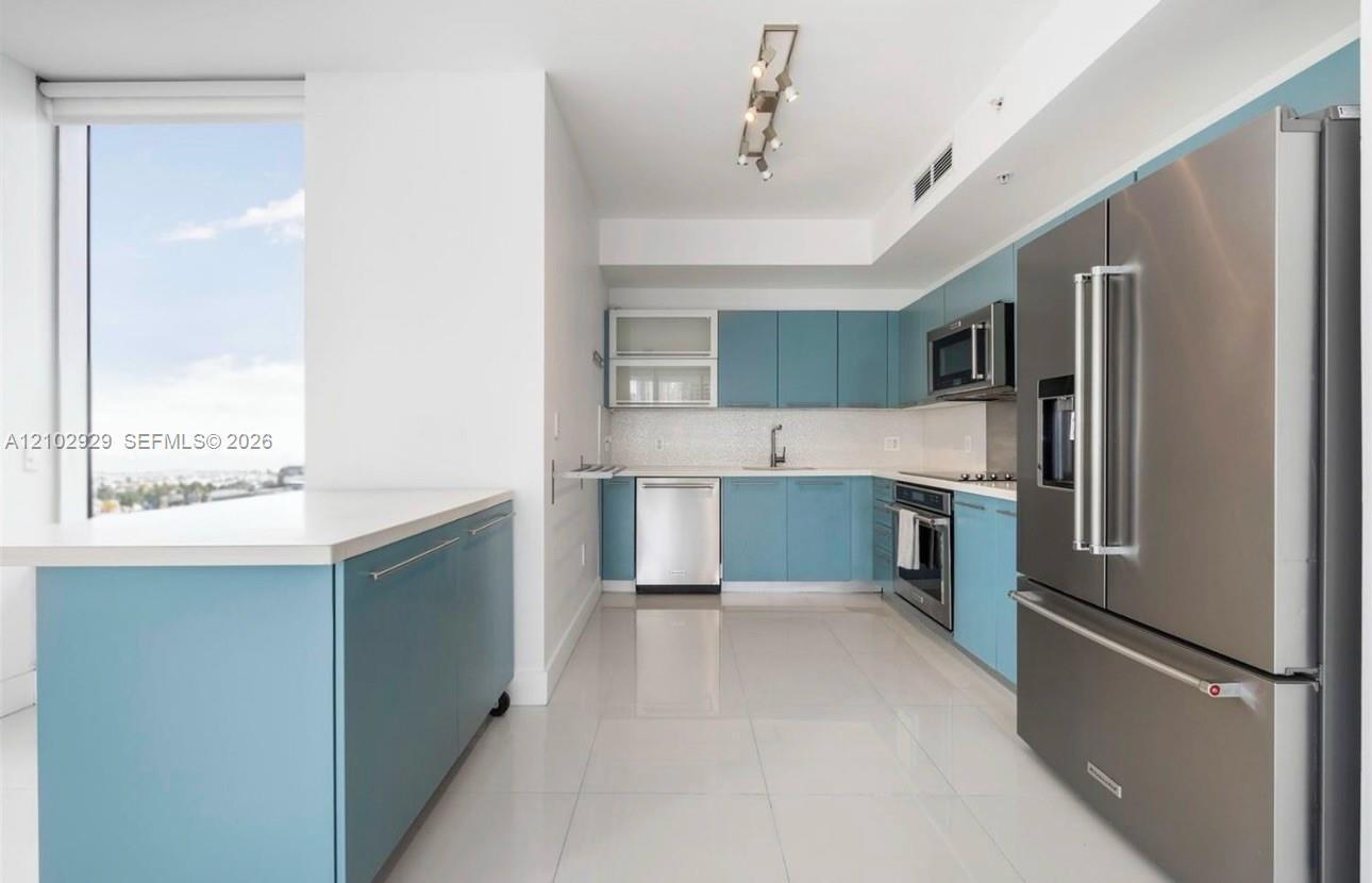 90 SW 3rd St # 1613, Miami FL 33130 photo 3