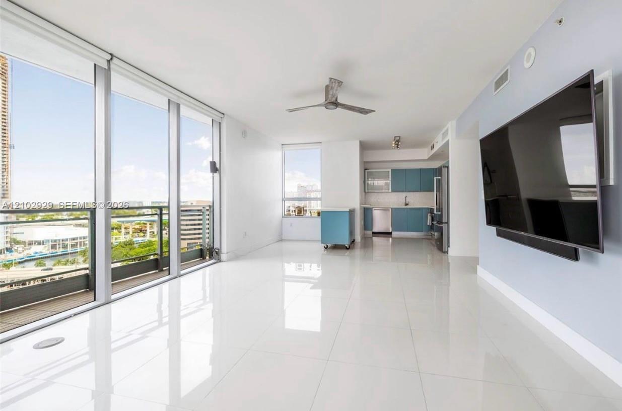 90 SW 3rd St # 1613, Miami FL 33130 photo 5