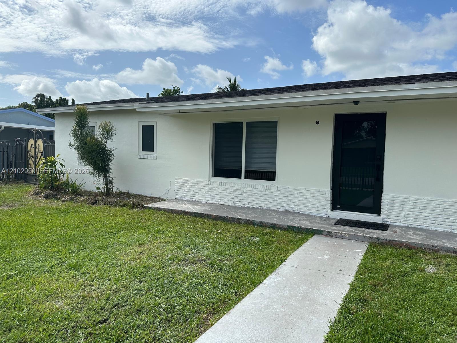 4470 NW 201ST, Miami Gardens FL 33055 photo 2