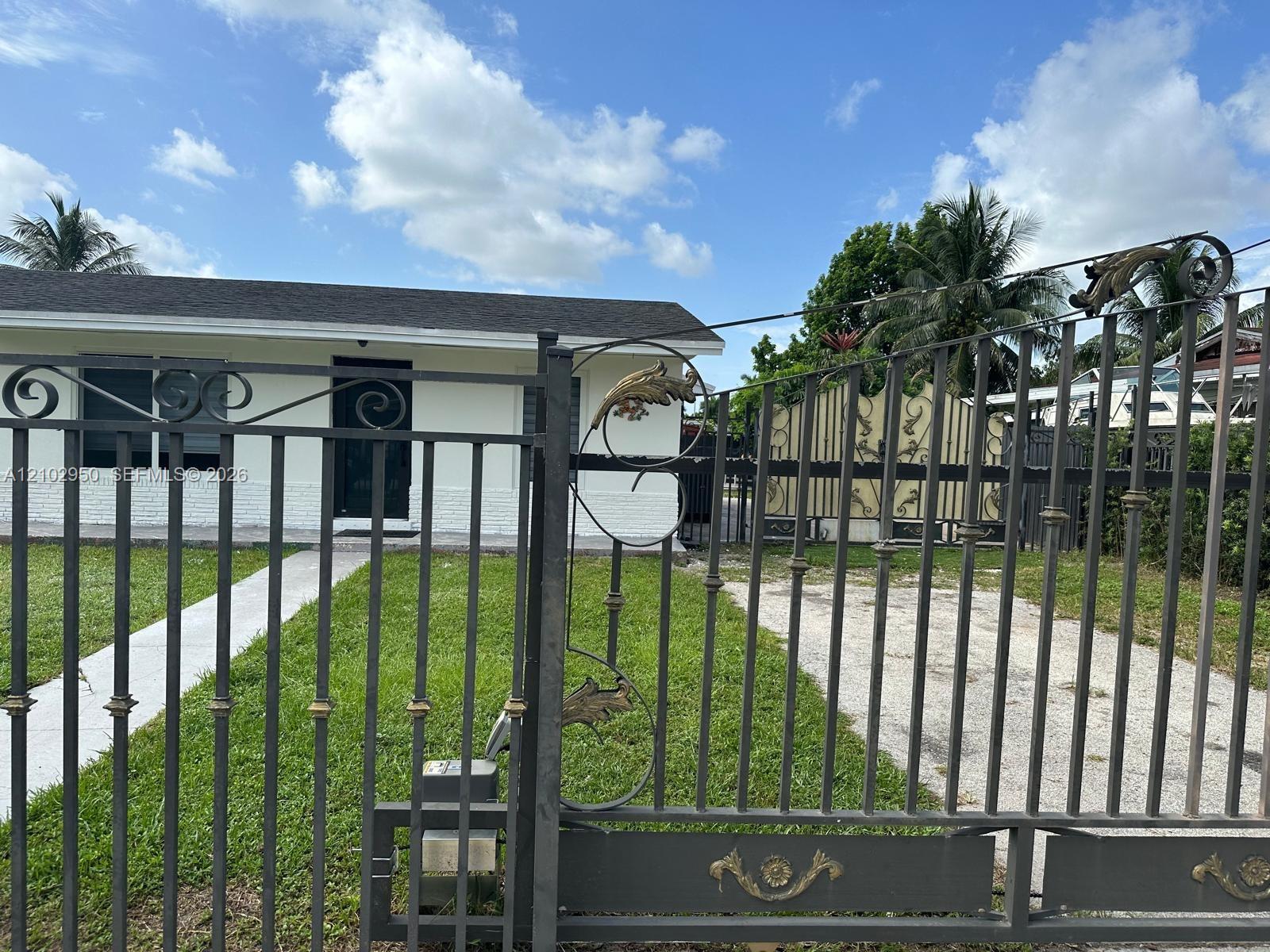 4470 NW 201ST, Miami Gardens FL 33055 photo 4