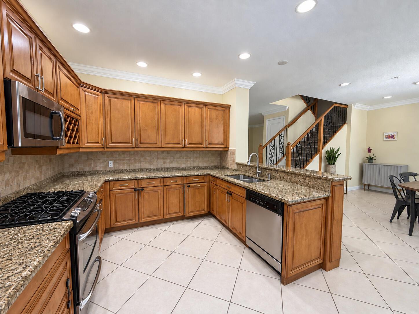 2900 NW 125TH Avenue # 305, Sunrise FL 33323 photo 2