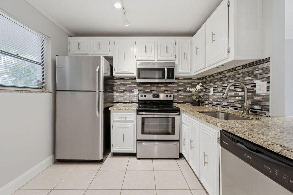 485 N PINE ISLAND Road # A105, Plantation FL 33324 photo 2