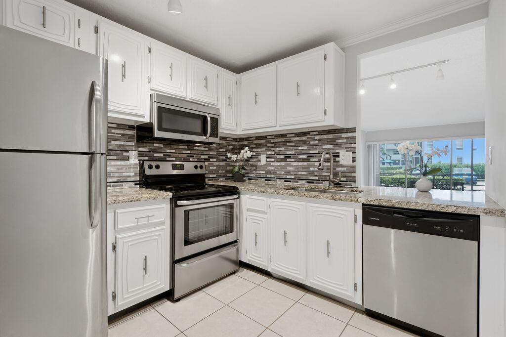 485 N PINE ISLAND Road # A105, Plantation FL 33324
