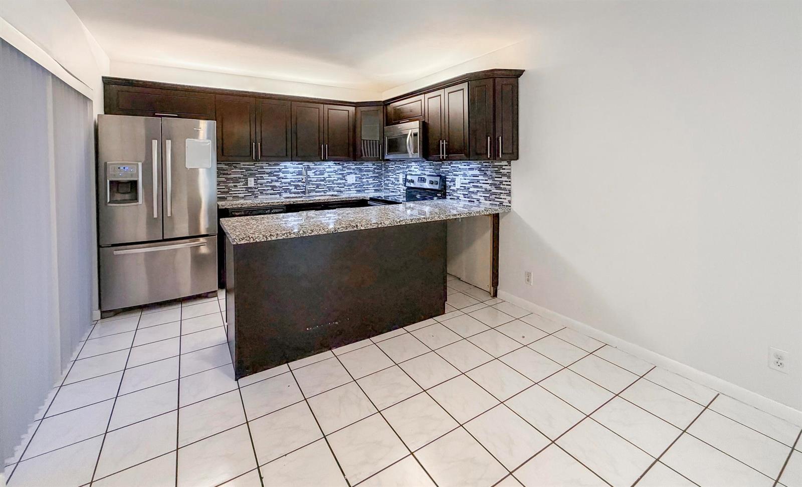 2552 SW 15th Street, Deerfield Beach FL 33442 photo 5