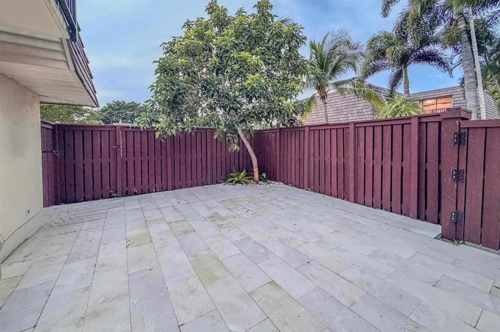 2552 SW 15th Street, Deerfield Beach FL 33442 photo 4
