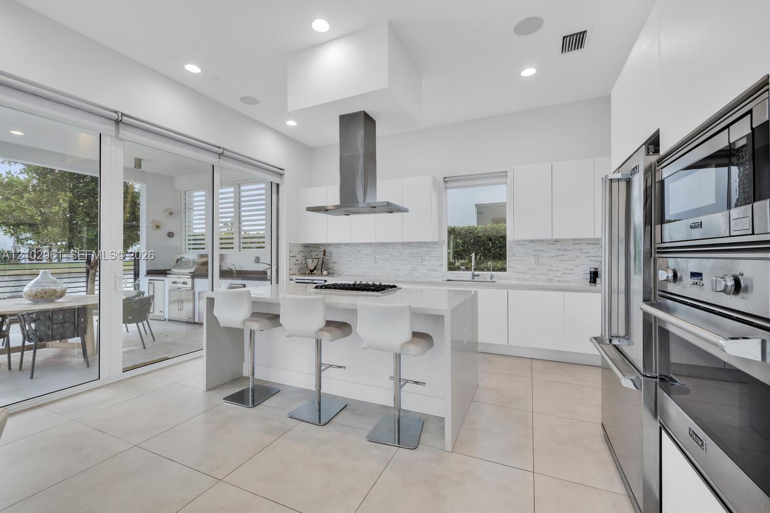 10250 NW 75th Ter, Doral FL 33178 photo 5