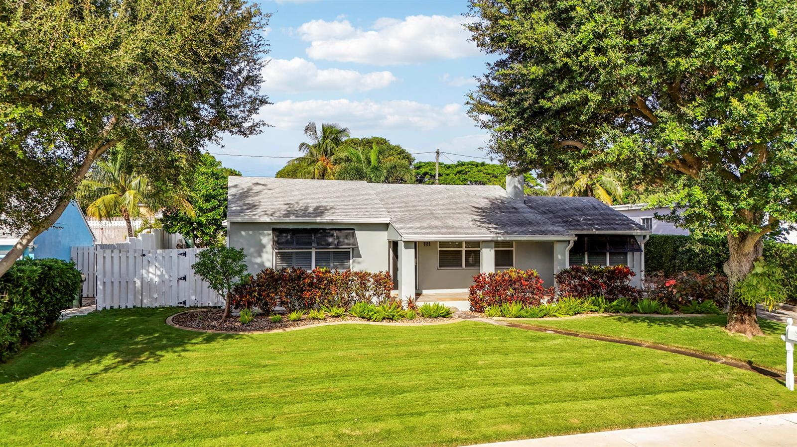 1111 N B Street, FL 33460
