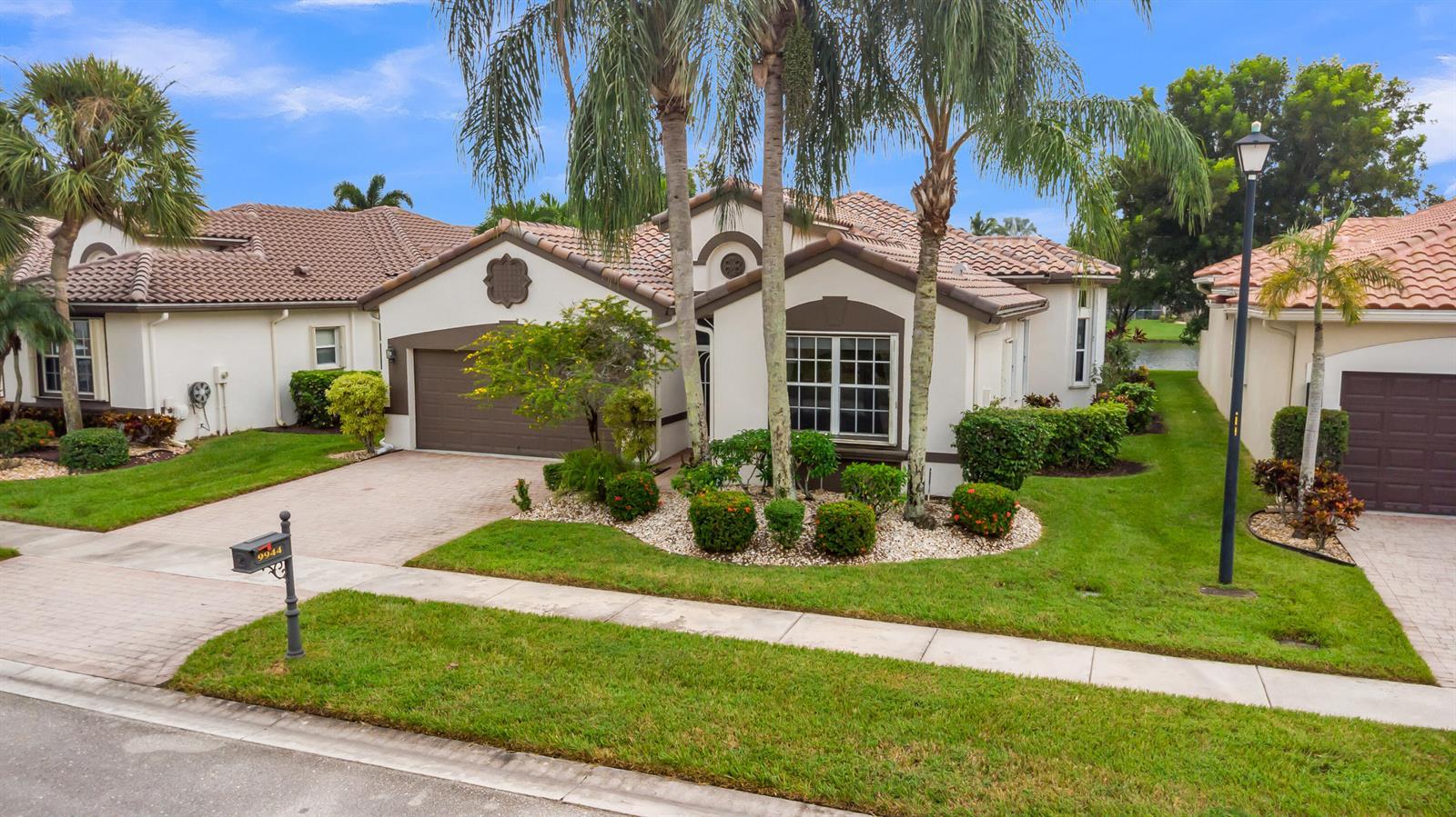 9944 Mantova Drive, Lake Worth FL 33467 photo 2
